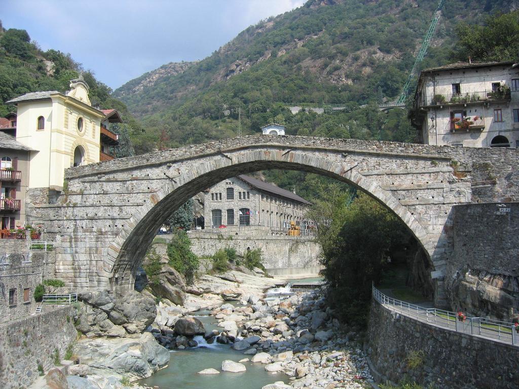 Ponte Romano Pont-Saint-Martin Exterior photo