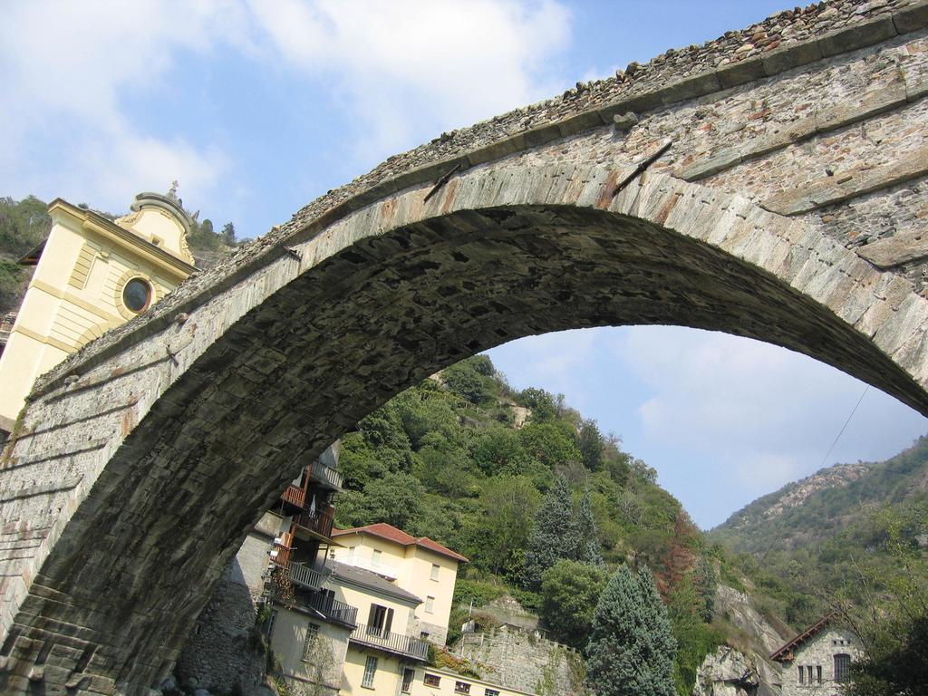 Ponte Romano Pont-Saint-Martin Exterior photo